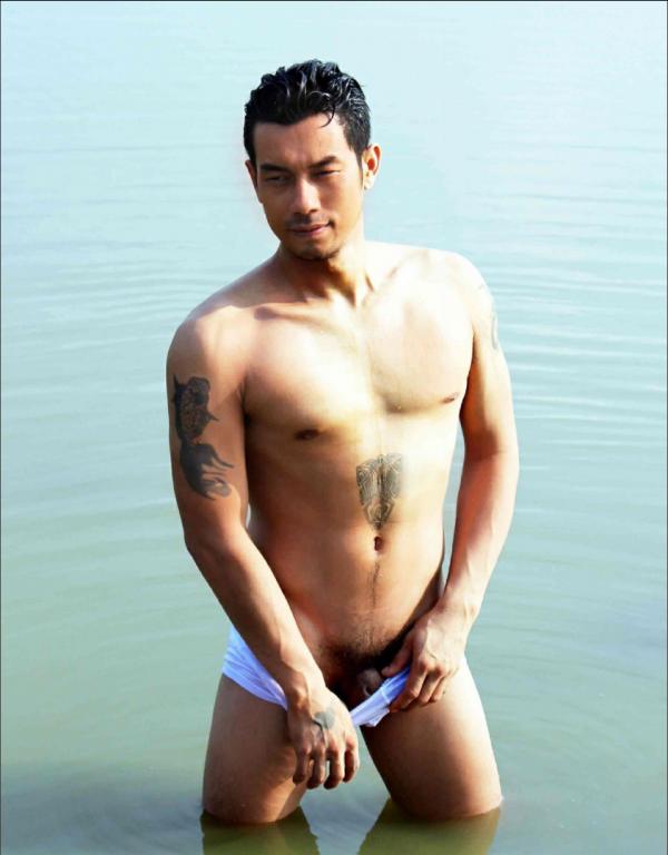 MAN-OMG-3---Guy-On-Hot-Street